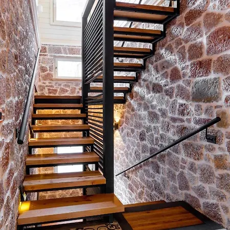 Designer * Voskopojë